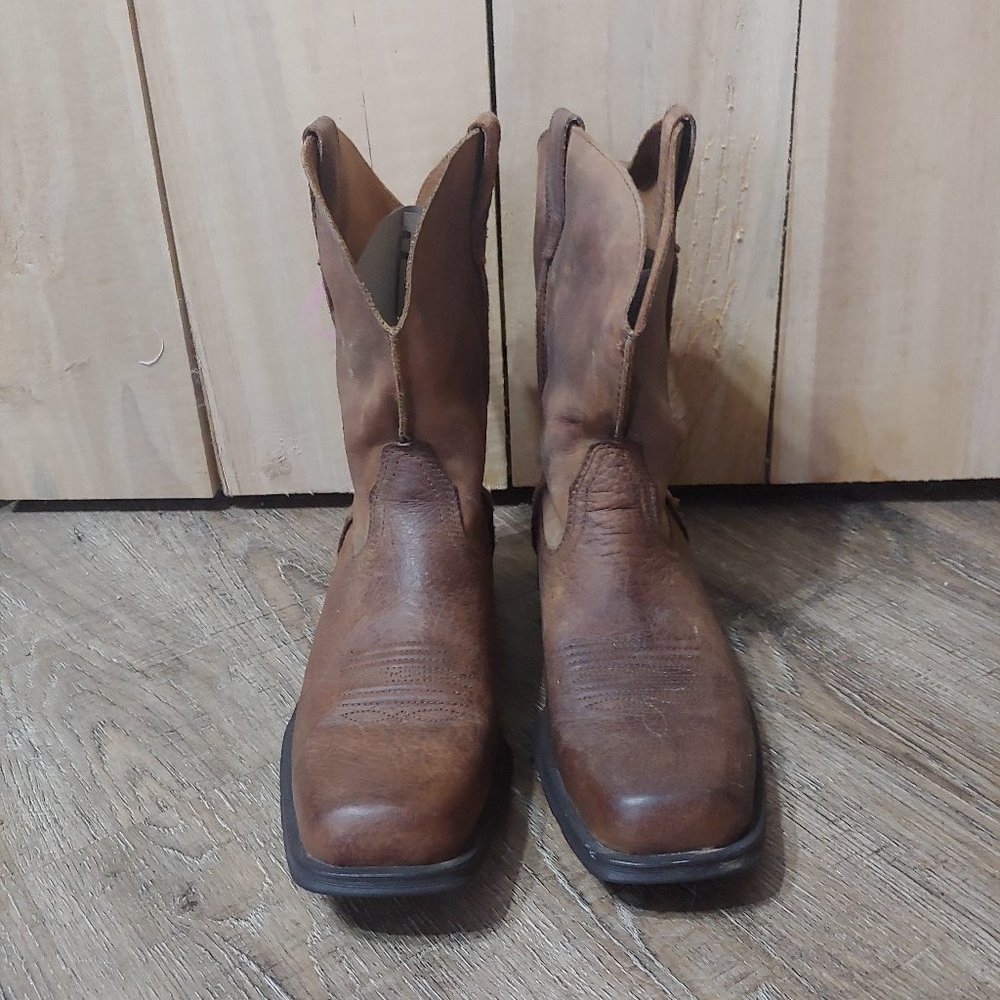 Ariat mans pull on square toe boot   size 11.5 D